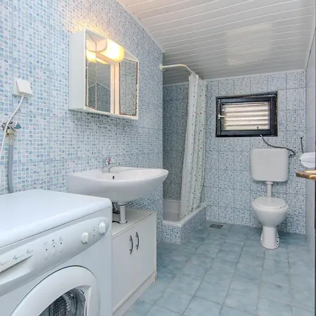 Apartman By The Sea - 23554 *